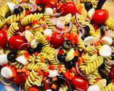 Tésztasaláta recept fázis 2 fotója