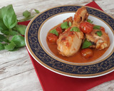 Foto del paso 5 de la receta: Pollo con tomate y albahaca