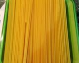 Foto del passaggio 2 della ricetta Spaghetti con Biete Spinaci Panna e Parmigiano