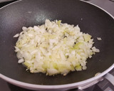 Foto del paso 2 de la receta: Conejo en salsa de tomate con hierbas aromáticas