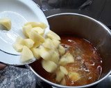 Foto del paso 3 de la receta: Lentejas con costillas adobadas, espinazo y manitas de cerdo