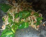 Foto langkah ke 5 dari resep Mee Khmer.