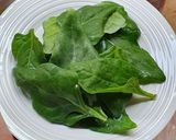Spenót főzelék burgonyával sűrítve recept fázis 1 fotója