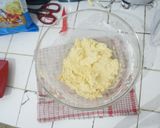 Foto langkah ke 4 dari resep Kue Semprit Keju Hias.