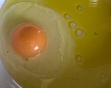 Foto del paso 1 de la receta: Huevo frito 🥚 sin puntilla