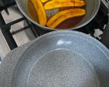 A picture of step 3 of Pastelon aka plantain lasagna.
