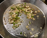Foto del paso 1 de la receta: Fideua negra de gamba y calamar