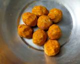 A picture of step 1 of Sattu Paratha.