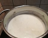 Gluténmentes sajtkrémleves újhagymával recept fázis 4 fotója