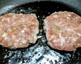 Hình bước làm 1 của món Bánh mì hamburger thịt băm