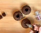 Foto del passaggio 7 della ricetta Cupcake Unicorno al Cioccolato ripieni di Nutella  e decorati con Crema al Burro Meringata