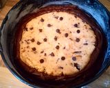 A picture of step 4 of Cookie dough cake.