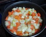 Foto del paso 5 de la receta: Crema de zanahorias y calabaza con tortellinis salteados