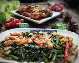 Foto langkah ke 7 dari resep Kangkung Tempe Tumis Saus tiram.