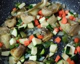 Foto del paso 2 de la receta: Arroz de aprovechamiento con verduras y alcachofas