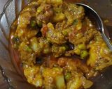A picture of step 3 of Aalu Matar Masala.