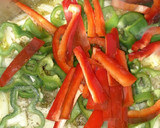 Foto del paso 1 de la receta: Longanizas al vino con pimientos