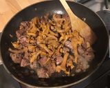 Une image de l'étape 8 de Bœuf aux girolles et persil.