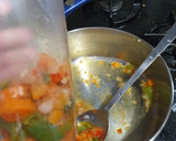 Foto del paso 3 de la receta: Patatas con bacalao y langostinos