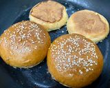 รูปขั้นตอนการทำที่ 9 ของ แฮมเบอร์เกอร์หมู (Pork burgers)