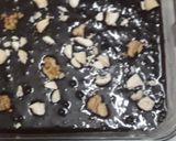A picture of step 4 of Dry fruit brownie with caramel sauce.