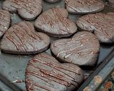 Foto del paso 5 de la receta: Cookies mega chocolatosas con formitas 🍪🤎🍫