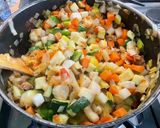 Une image de l'étape 25 de Soupe de légumes aux aromates, ail frais et fumet de porc.