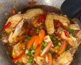 Foto langkah ke 5 dari resep Ayam kecap resep simpel untuk sahur.