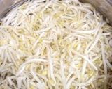 A picture of step 2 of Bean Sprout Namul.