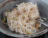 Foto langkah ke 4 dari resep Lumpia isi Tauge & Wortel.