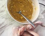Foto langkah ke 2 dari resep Ayam bawang berempah.