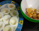 Foto del paso 1 de la receta: Huevos rellenos con atún