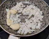 Foto langkah ke 3 dari resep Sup Kimlo Kembang Tahu Simple.