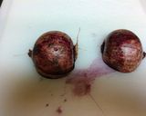 A picture of step 2 of How to: Cutting an onion.
