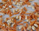 A picture of step 3 of Sugar-Coated Kaki-Peanuts.