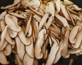 Foto del paso 1 de la receta: Spaghetti con Shiitake y Atún