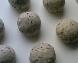 A picture of step 3 of Sesame Cheese Bagels.