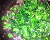 A picture of step 1 of Sig' s Spinach and Broccoli Digestive Sandwich.