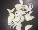 Hình bước làm 1 của món Đọt choại xào hành tây chay