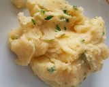 A picture of step 2 of Beefsteak with mashed potatoes شرحات عجل مع البطاطة المهروسة.