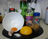Foto del paso 1 de la receta: Salsa César SIN Anchoas