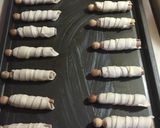 A picture of step 4 of Tornillos De Creams - Clothes Pin Puffs.