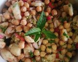 A picture of step 4 of Chana chat.