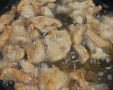 Foto langkah ke 2 dari resep Asam manis kulit ayam frozen.