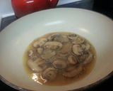 A picture of step 4 of Jagerschnitzel.