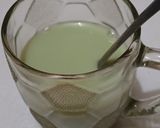 Foto langkah ke 1 dari resep Mango Matcha Latte Iced.