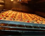 Foto langkah ke 6 dari resep Thumbrint strawberry jam cookies #EdisiLebaran.