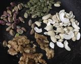 ડ્રાયફ્રુટ પ્રોટીન પાઉડર (Dryfruit protein powder recipe in Gujarati) રેસીપી સ્ટેપ2ફોટો