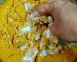 A picture of step 5 of Besan ke Ladoo.