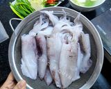 Hình bước làm 1 của món Mực cơm luộc chua cay